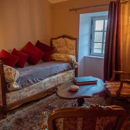 Manoir Blanche Et Tables D Hotes ゲストハウス ヴィルヌーヴ・シュル・ロット