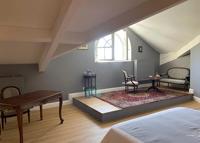 Manoir Blanche Et Tables D Hotes